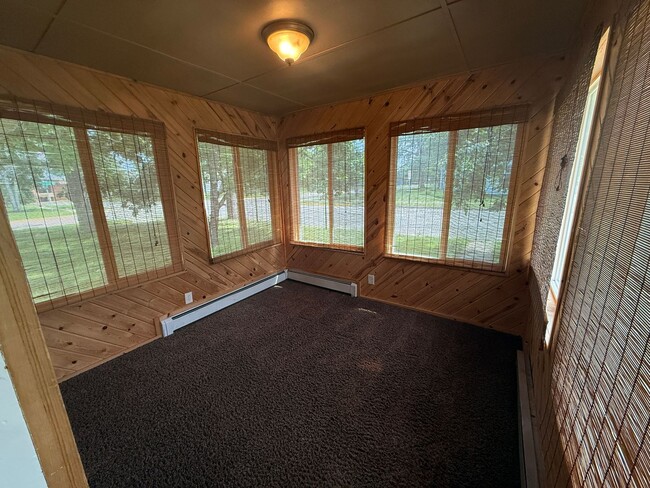 Photo - FIVE BEDROOM- Walking Distance to BSU