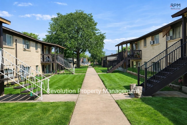 Building Photo - "Charming 2-Bed Retreat with Spacious Living in Washington Terrace!" Unit #14