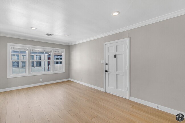 Building Photo - 8613 W Olympic Blvd