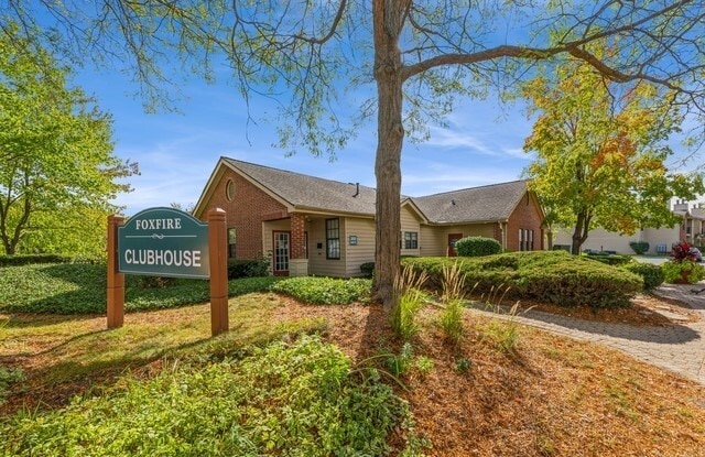 Building Photo - 2024 N Rand Rd Unit 205