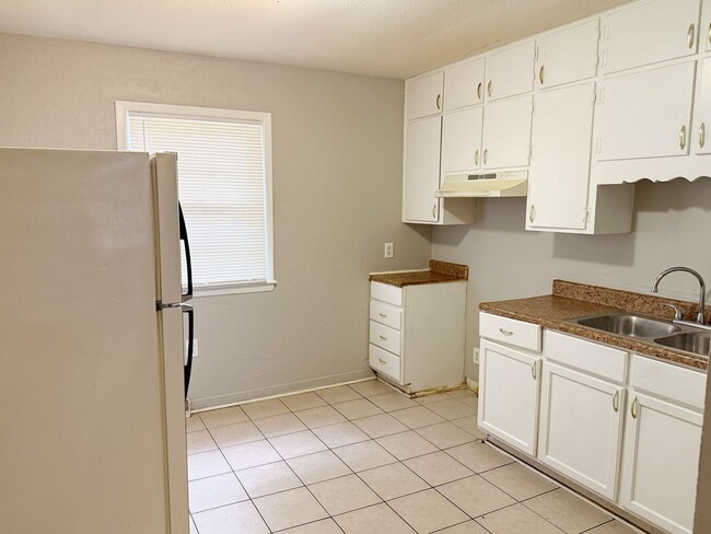 Photo - 1021-1021 S Appleton Ave Unit 1021