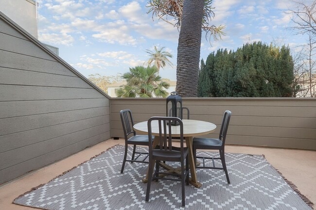 Photo - 2 Bedroom Townhome - 1 Block from NPS