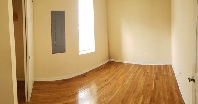 Bedroom - 3509 W Clearfield St Unit 2nd floor