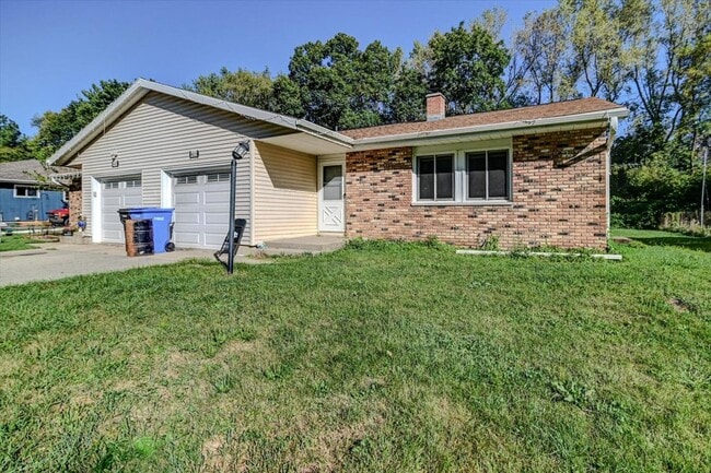 Building Photo - 4603 Dennis Dr Rental