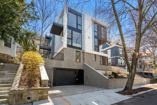 Photo - 57 University Rd Condo Unit 3