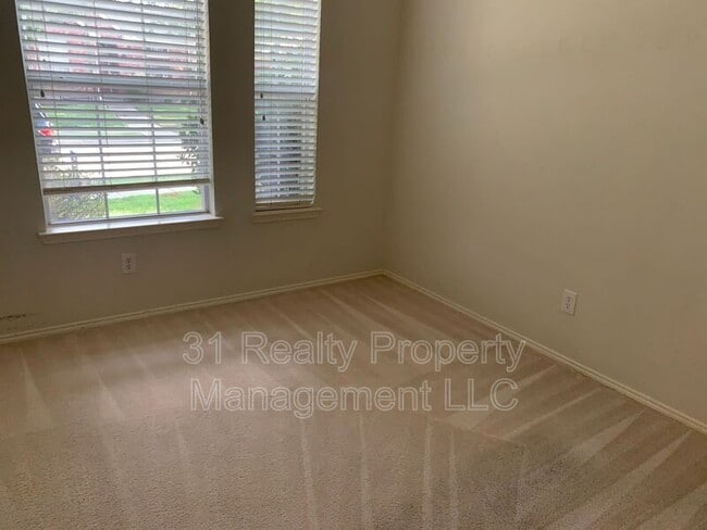 Photo - 6000 White Pine Dr