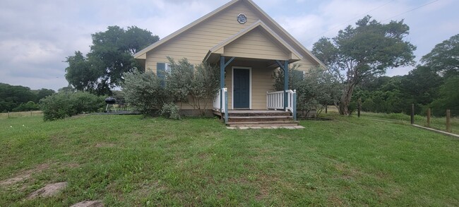 Cute 2 bedroom on Large Ranch - Cute 2 bedroom on Large Ranch House