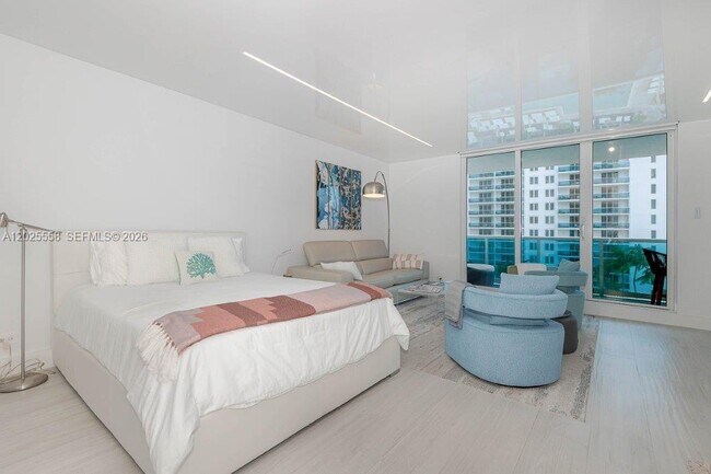 Photo - 2301 Collins Ave Unit 811