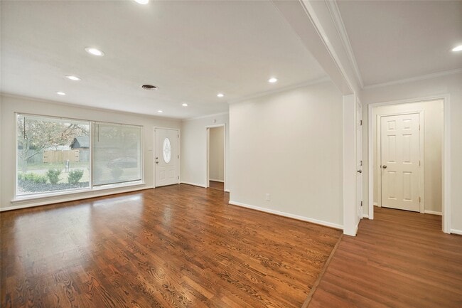 Photo - 1807 Shadow Bend Dr