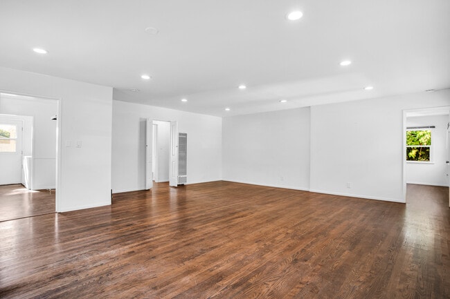 Photo - 2825 Overland Ave