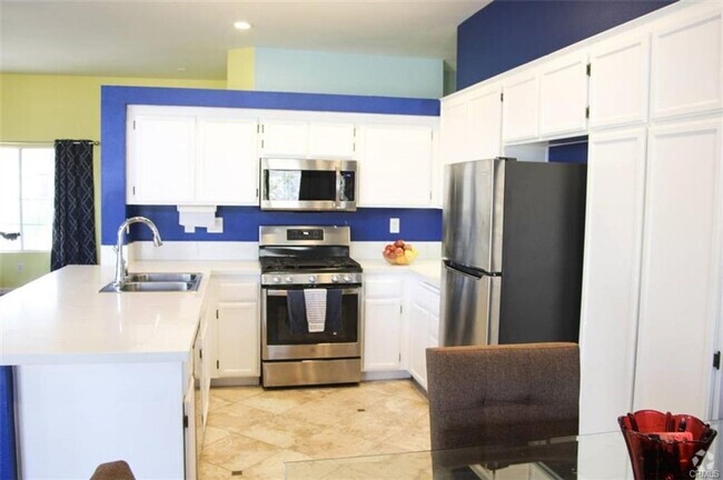 Building Photo - For Rent in Hemet – Spacious & Unique 4-Be... Rental