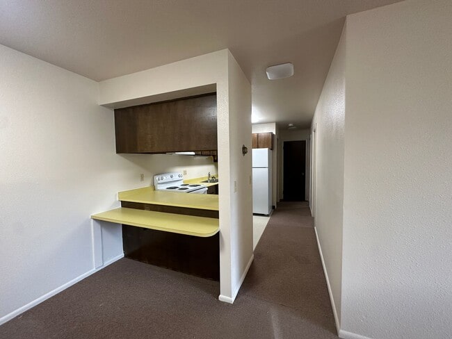 Photo - Oakwood Apartments