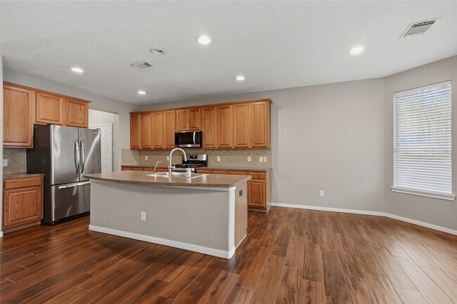 Photo - 70 N Spinning Wheel Cir