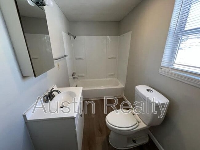 Photo - 7064 Mitchell Ave