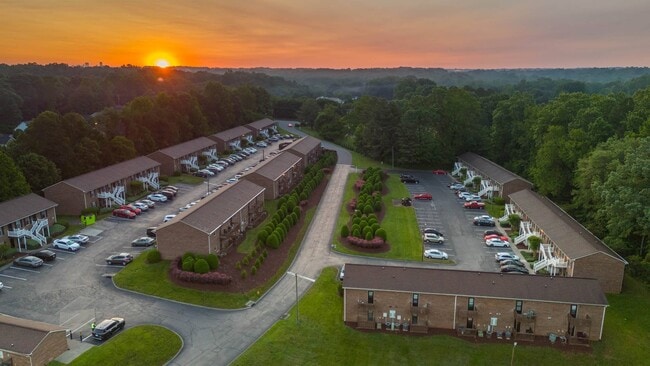 Photo - Foxcreek Apartments