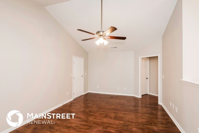 Photo - 2927 Faircroft Way