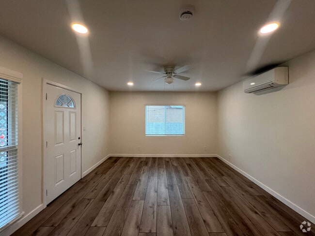 Building Photo - 4448 W 165th St Unit 4448 Rental