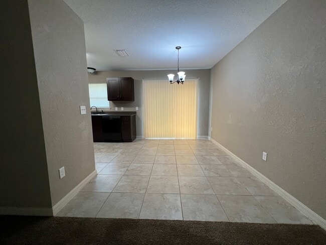 Photo - Charming 3-Bedroom, 2-Bathroom Single-Family Home in Ocklawaha!