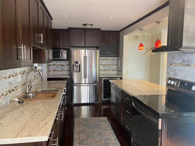 Building Photo - 4 Admiral Dr Unit 445 Rental