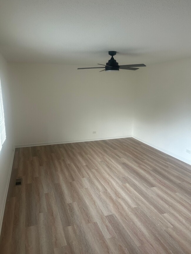 5122 Carol Ln