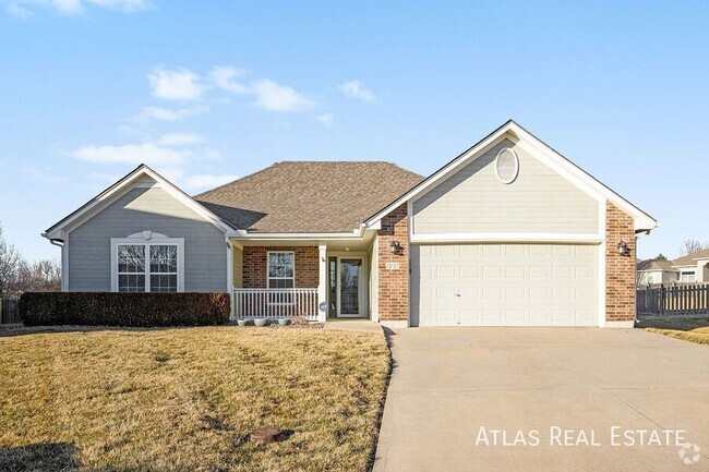 Building Photo - 801 SE Hocker Ct Rental