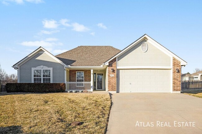 Photo - 801 SE Hocker Ct House