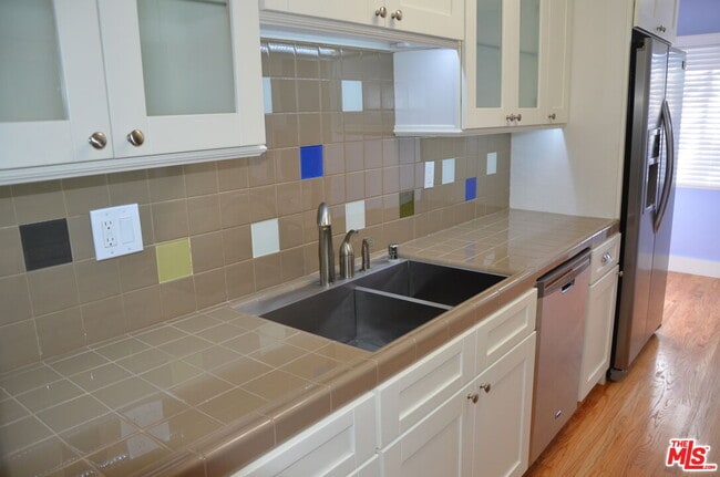 Photo - 2335 28th St