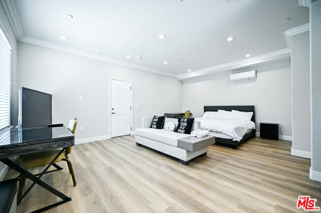 Photo - 2028 S Chapel Ave Unidad C