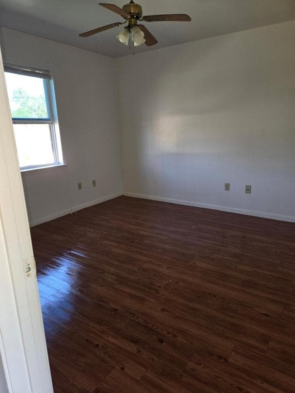 Photo - 1605 Saunders St