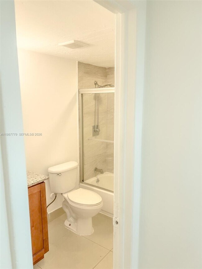 Photo - 3610 NW 21st St Unidad 104