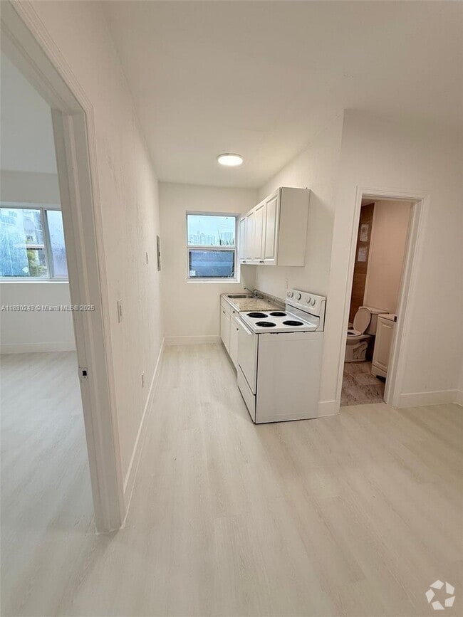 Building Photo - 871 SW 3rd St Unit 32 Rental