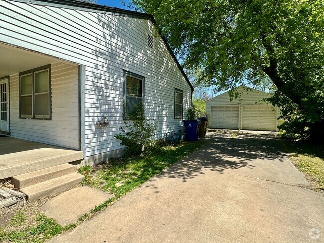 Building Photo - 854 S Fountain St Rental