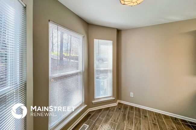 Photo - 291 Shoal Creek Cir
