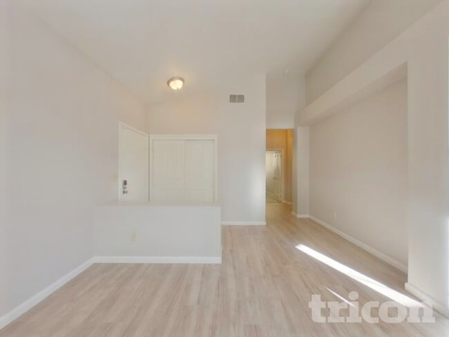 Photo - 796 Derry Cir