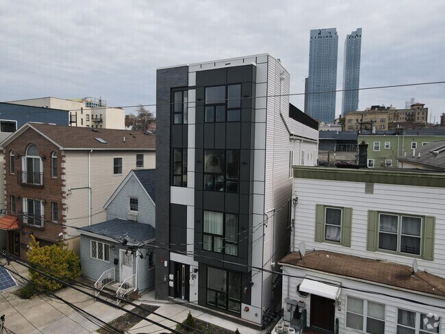 Building Photo - 66 Corbin Ave Unit 3 Rental