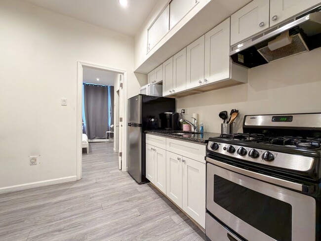 Photo - 2402 Spruce St Unit 1F
