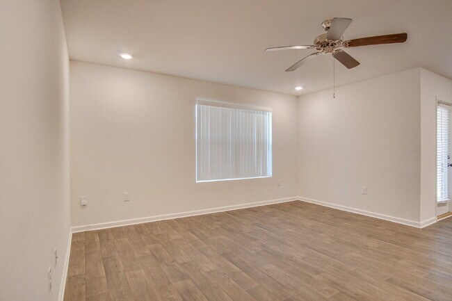 Photo - 4-Bedroom Rental in Lakeshore Preserve – Open Floor Plan, Screened Patio, and 2-Car Garage