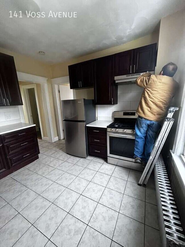 Photo - 141 Voss Ave