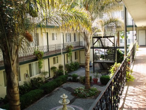 Metro Gardens - Metro Gardens Apartments