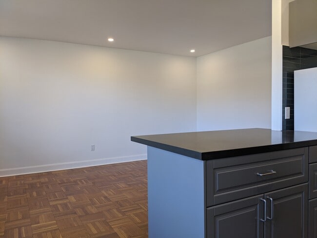 Photo - 10 Elvaston Dr Unit 206