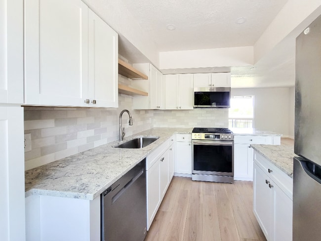 Photo - 7141 N 16th St