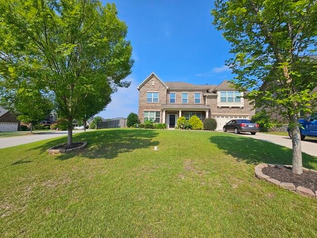 Large house in Chapin. New floors and paint! - Large house in Chapin.  New floors and paint!