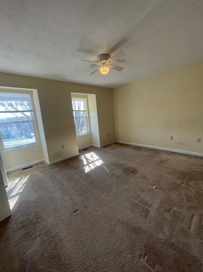 Photo - Townhouse for Rent in Broadway