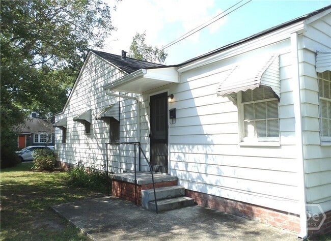 Building Photo - 2302 E 40th St