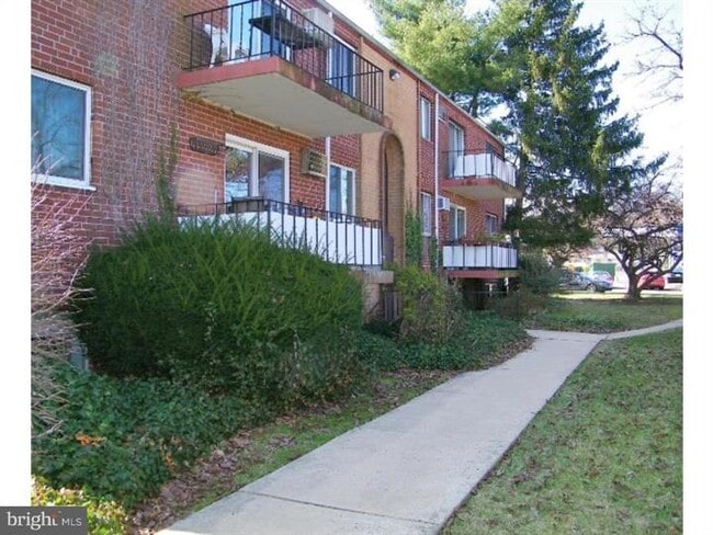 Building Photo - 110 Byberry Rd Unit Forest Glen