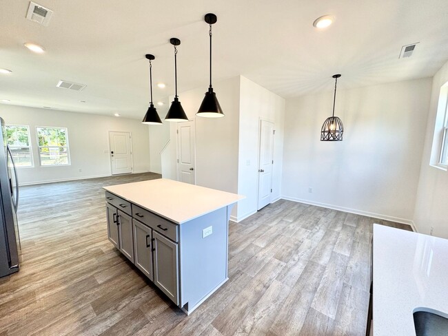 Photo - 335 Cliffwood St NW