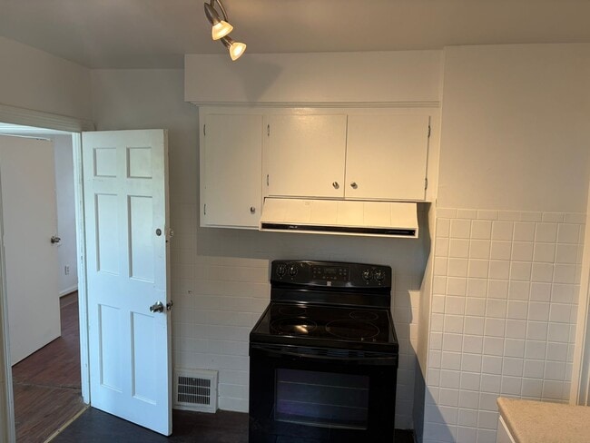Photo - 3666 W 117th St Unit 3666 W 117th St - Up