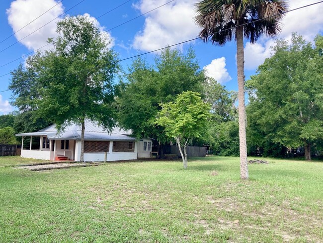 Photo - Crystal River Cottage!