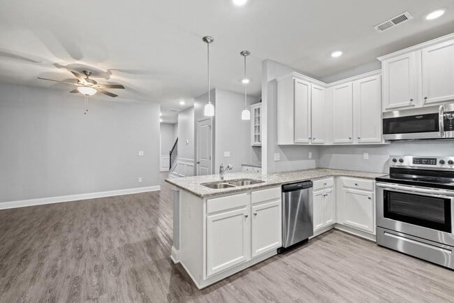 Photo - 2570 Castellan Dr