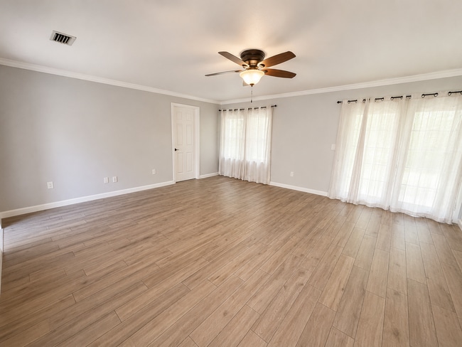 Photo - Charming 3-Bedroom Home with Bonus Room on Spacious Lot – Lake City